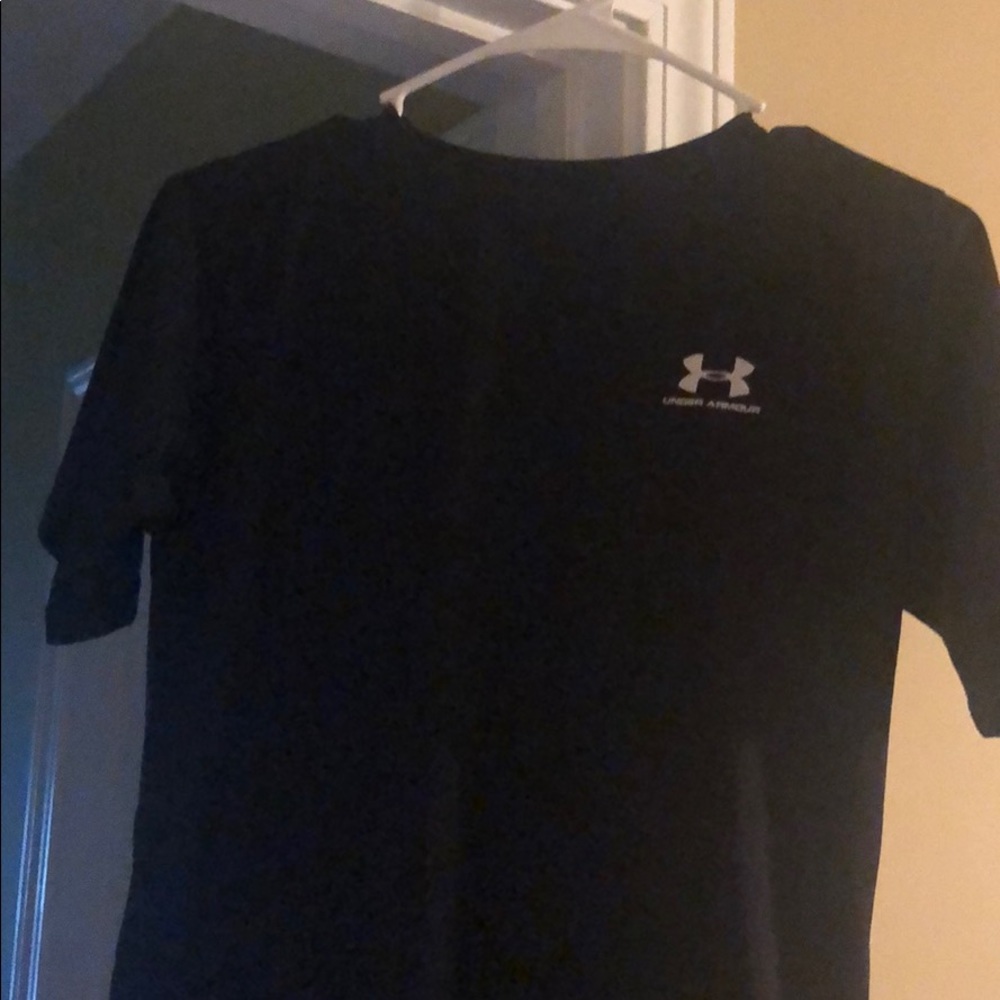 Youth large under armour dry fit tee